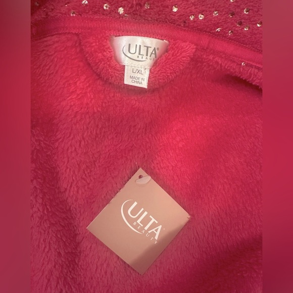 Ulta Beauty Robe Size L/XL Barbie Pink Shimmering Sequin Trim Along Shawl Cozy - Picture 9 of 14
